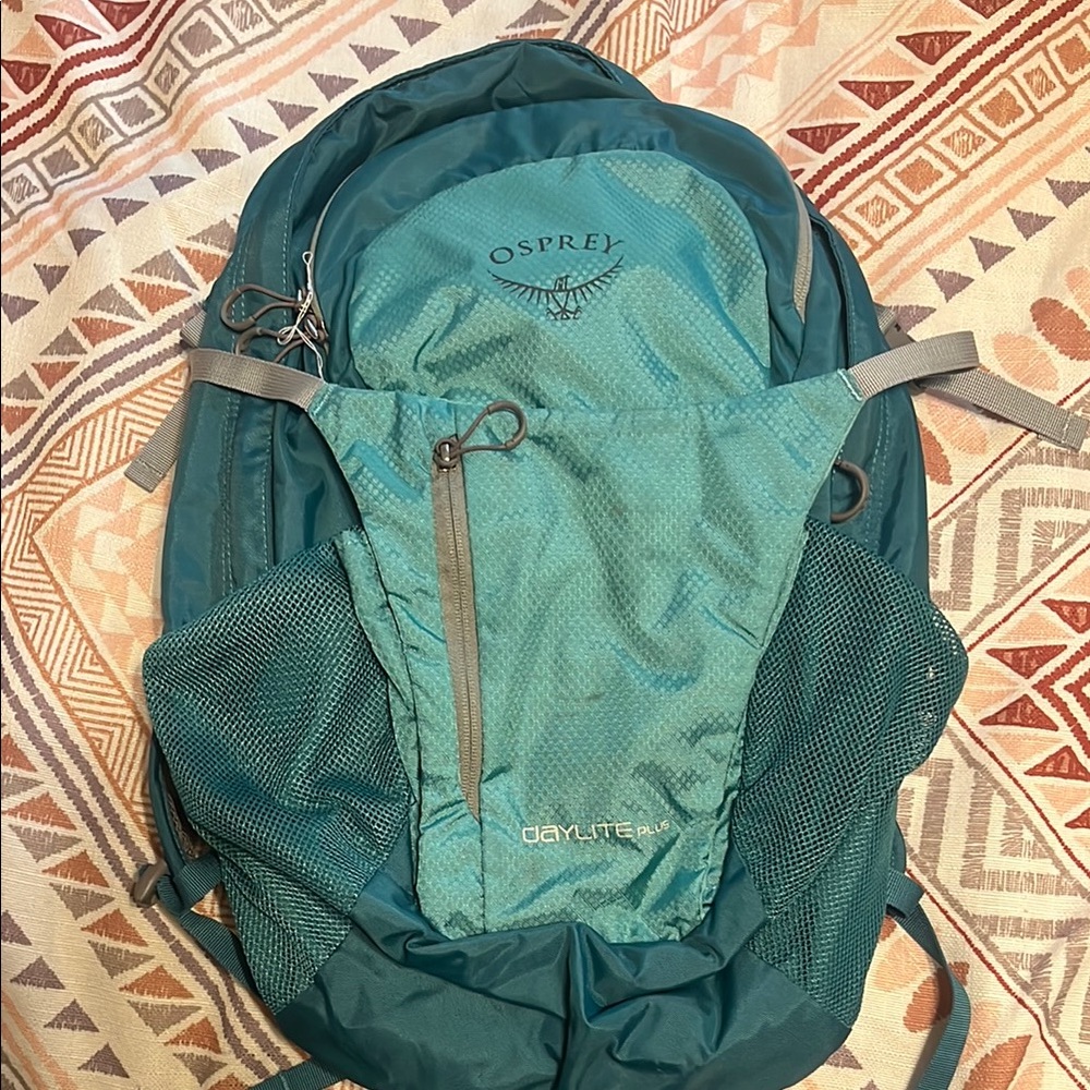 Osprey Blue Backpack Sleek Design Outdoor-Ready